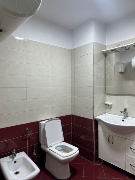 Tirane, jepet me qera apartament 2+1 Kati 5, 120 m² 600 € 