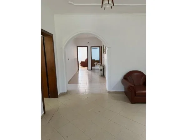 Tirane, jepet me qera shtepi 1 Katshe Kati 1, 150 m² 600 € 