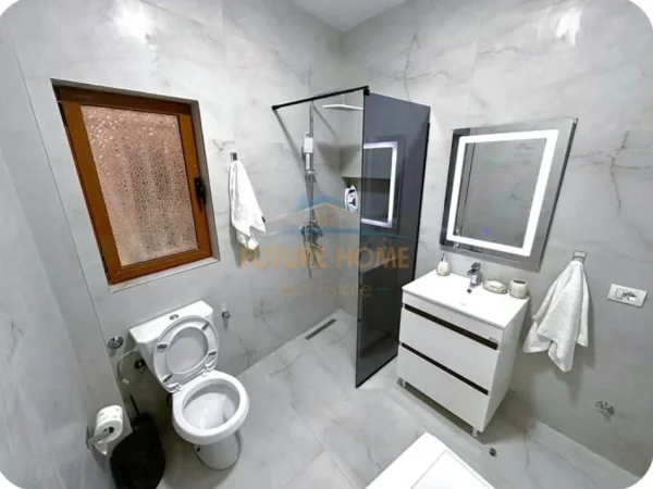 Apartament 2+1+Post parkimi per Qera 800 euro