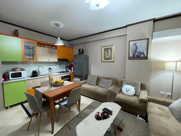 Tirane, shitet apartament+verande | Penthouse 2+1+Ballkon Kati 3, 113 m² 310.000 € (Kristal Center)