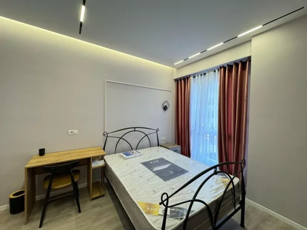 Tirane, jepet me qera apartament 2+1 Kati 2, 750 € 