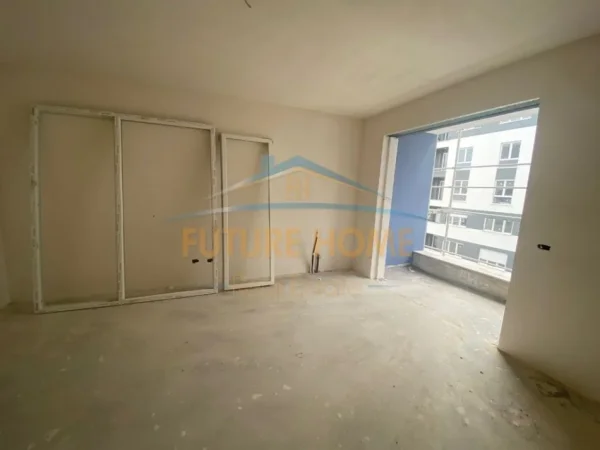 Tirane, shitet apartament 2+1+Ballkon Kati 6, 111 m² 120.000 € 