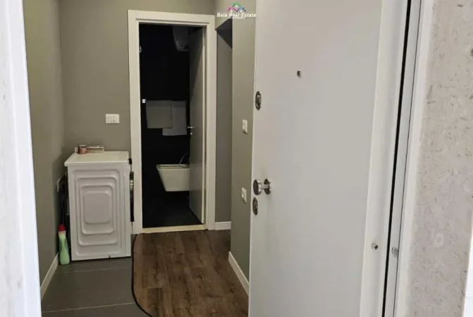 Tirane, jepet me qera apartament 1+1 Kati 1, 50 m² 700 € (Rruga Fortuzi)