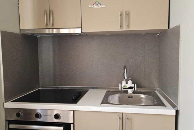 Tirane, jepet me qera apartament 1+1 Kati 1, 50 m² 700 € (Rruga Fortuzi)
