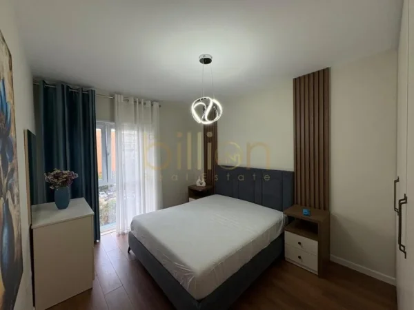 Tirane, qira 2+1+Ballkon , 93 m² (Shkolla Kuqe)