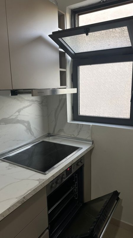 Shqiperi, jepet me qera apartament 1+1+Ballkon Kati 3, 40 m² 380 € (Spitali Amerikan 2)