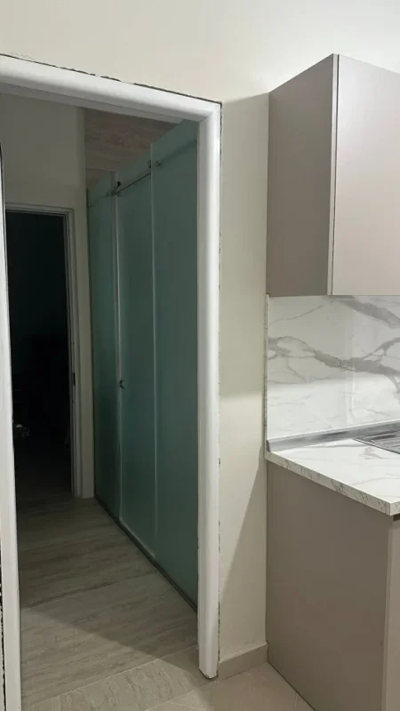 Shqiperi, jepet me qera apartament 1+1+Ballkon Kati 3, 40 m² 380 € (Spitali Amerikan 2)