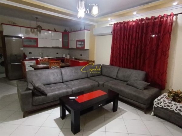 Tirane, jepet me qera apartament 2+1 Kati 4, 125 m² 600 € (VILAT GJERMANE)