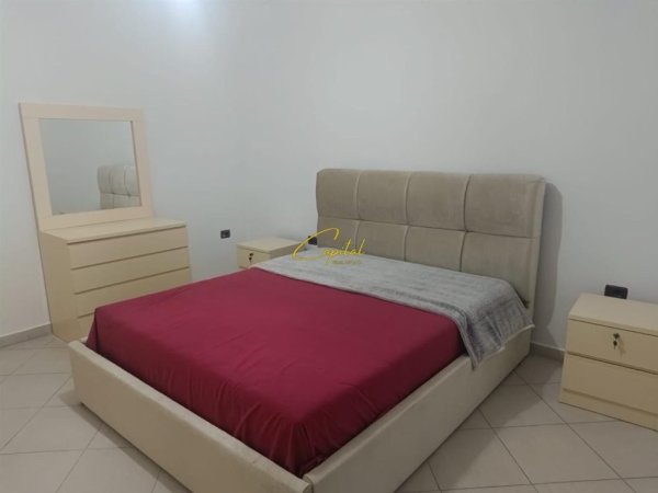 Tirane, jepet me qera apartament 2+1 Kati 4, 125 m² 600 € (VILAT GJERMANE)