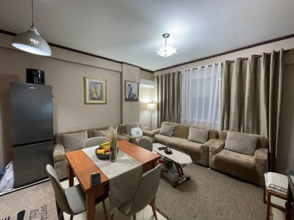 Tirane, shitet apartament+verande | Penthouse 2+1+Ballkon Kati 3, 113 m² 310.000 € (Kristal Center)