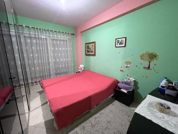 Tirane, shitet apartament+verande | Penthouse 2+1+Ballkon Kati 3, 113 m² 310.000 € (Kristal Center)