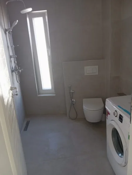 !!Dhene!!Durres, jepet me qera apartament 1+1+Ballkon Kati 4, 70 m² 370 € (Tregu i Madh Industrial)