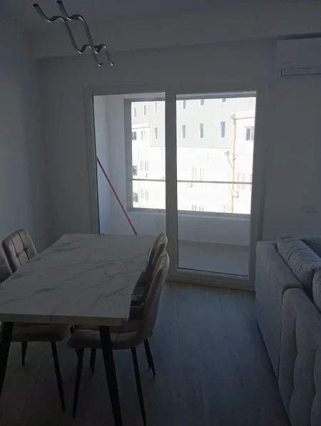 !!Dhene!!Durres, jepet me qera apartament 1+1+Ballkon Kati 4, 70 m² 370 € (Tregu i Madh Industrial)