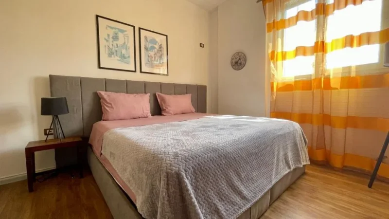 Tirane, jepet me qera apartament 1+1 , 75 m² 700 € 