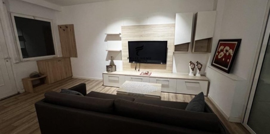 Tirane, jepet me qera apartament 1+1 Kati 1, 60 m² 500 € (RRUGA E BARRIKADAVE)