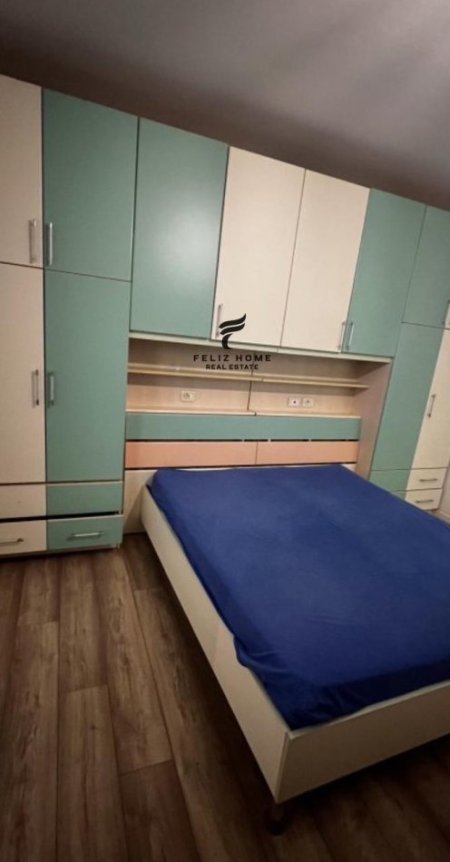 Tirane, jepet me qera apartament 1+1 Kati 1, 60 m² 500 € (RRUGA E BARRIKADAVE)