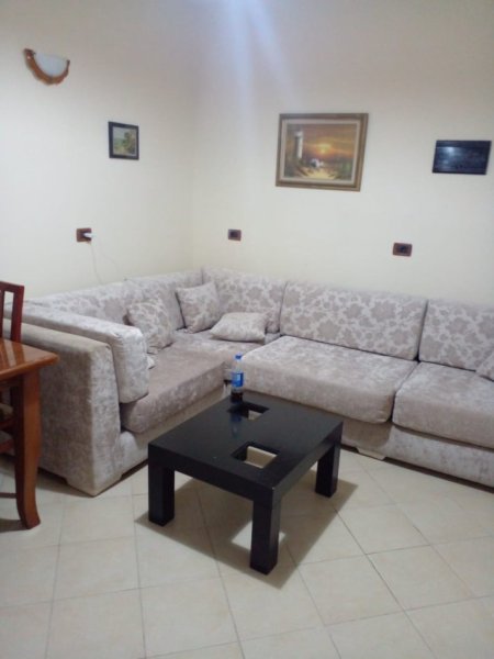 Tirane, jepet me qera apartament 1+1 Kati 2, 410 € 