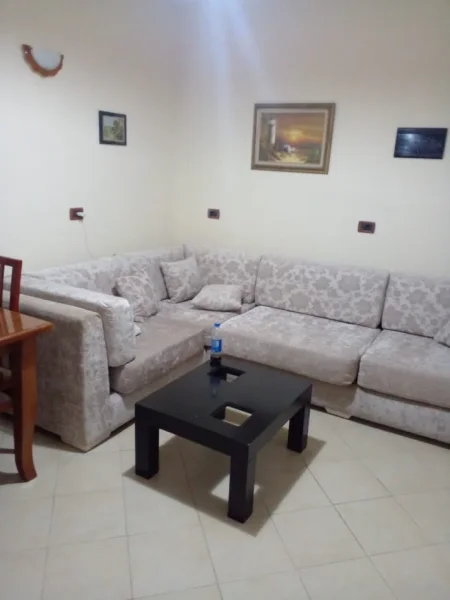 Tirane, jepet me qera apartament 1+1 Kati 2, 410 € 
