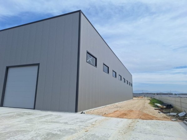 Durres, jepet me qera ambjent biznesi Kati 0, 1.458 m² 3.850 € 