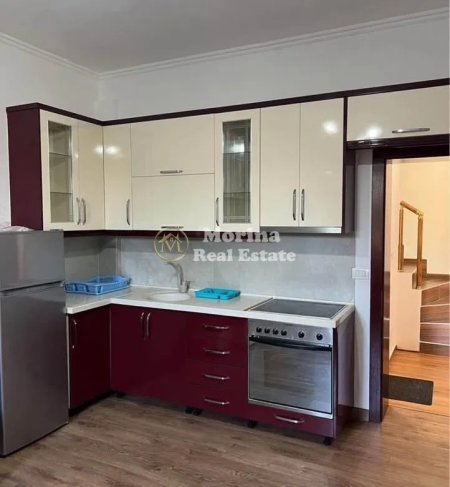 Tirane, jepet me qera apartament duplex 2+1 Kati 1, 75 m² 550 € (Rruga Salaudin Gabrani)