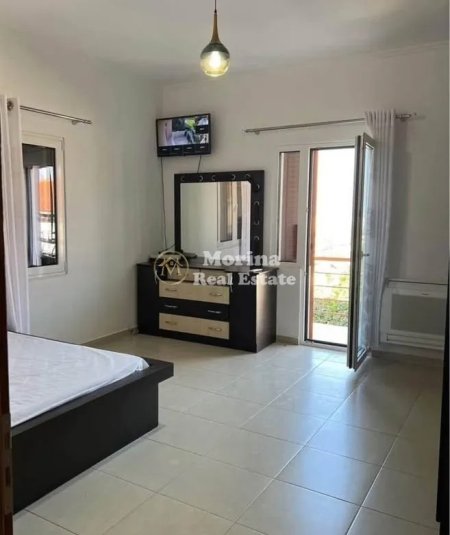 Tirane, jepet me qera apartament duplex 2+1 Kati 1, 75 m² 550 € (Rruga Salaudin Gabrani)