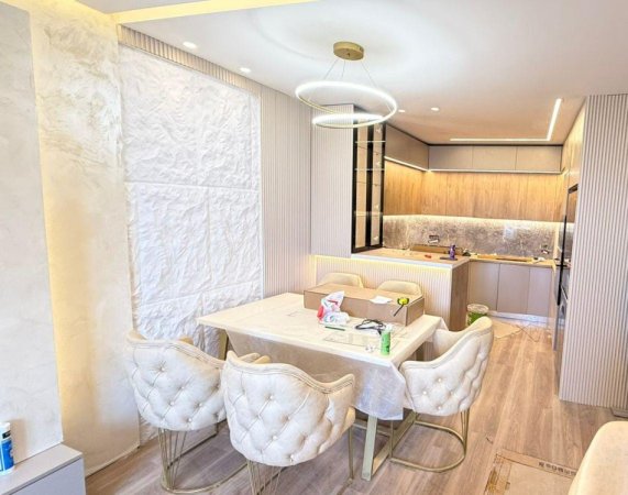 Tirane, shes apartament 2+1+Ballkon Kati 7, 109 m² 253.000 € (Rruga e Dibres)