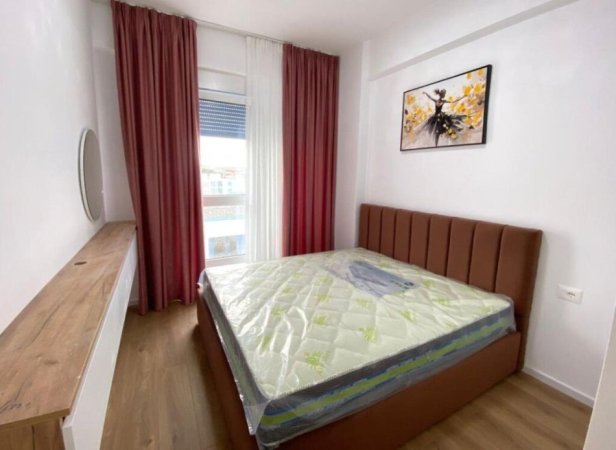 Tirane, jepet me qera apartament 1+1 Kati 3, 50 m² 400 € (Fresku)