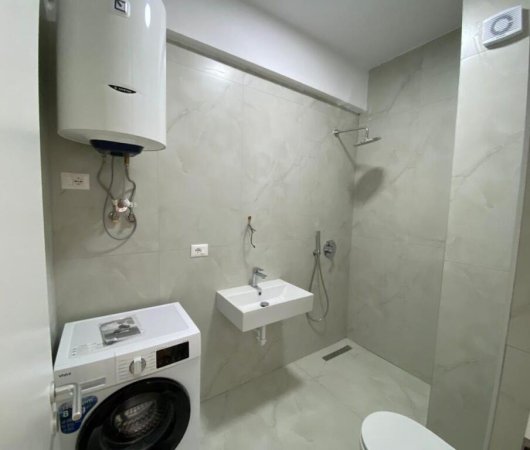 Tirane, jepet me qera apartament 1+1 Kati 3, 50 m² 400 € (Fresku)