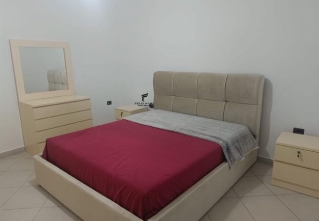 Tirane, jepet me qera apartament 2+1 Kati 4, 125 m² 600 € (VILAT GJERMANE)
