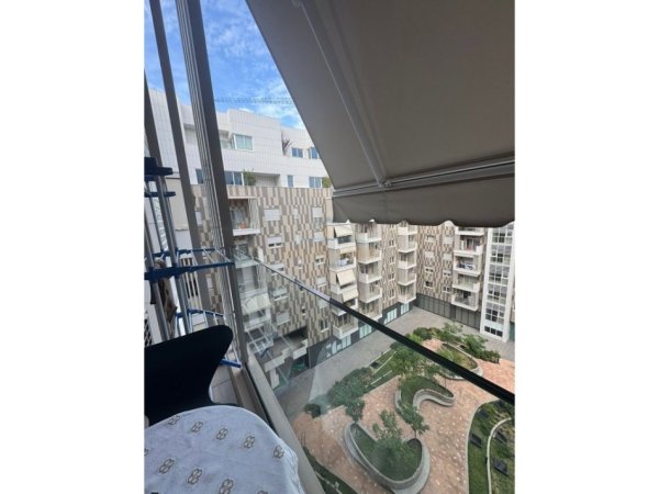 Tirane, jap me qera apartament 2+1+Ballkon Kati 4, 75 m² 1.000 € (ZOGU I ZI)