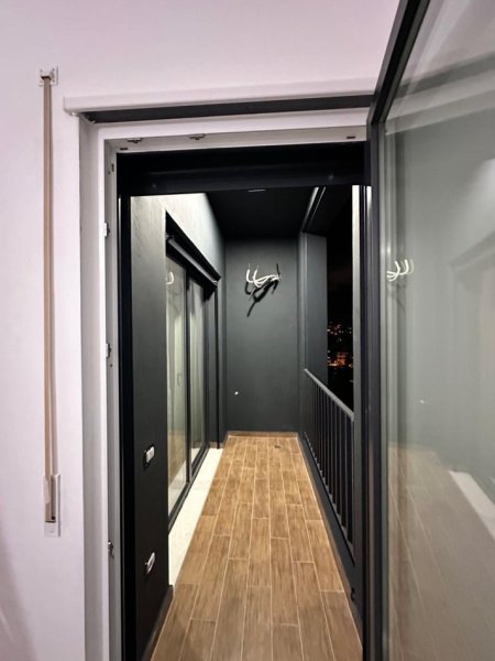 Tirane, jepet me qera apartament 1+1 Kati 6, 68 m² 500 € (Rruga e Kavajes, perball Birra Tirana — Pallati Henke)