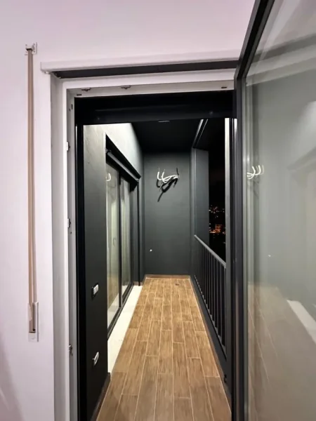 Tirane, jepet me qera apartament 1+1 Kati 6, 68 m² 500 € (Rruga e Kavajes, perball Birra Tirana — Pallati Henke)
