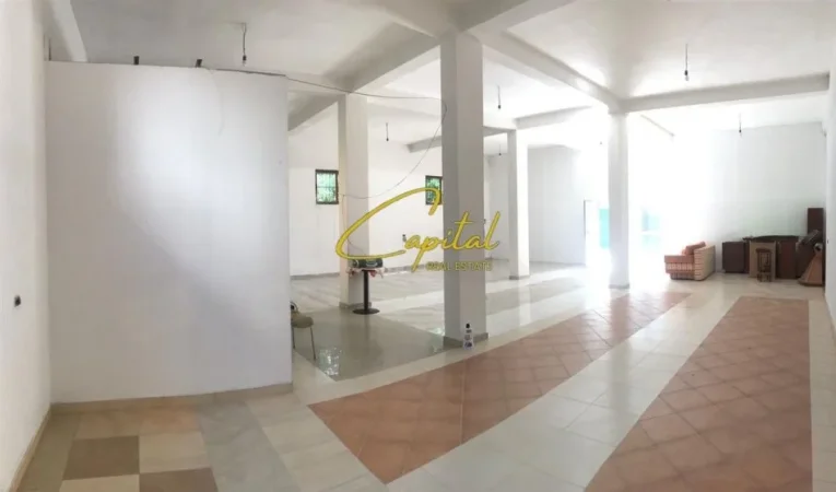 Tirane, jepet me qera magazine Kati 0, 156 m² 1.000 € (ASTIR)