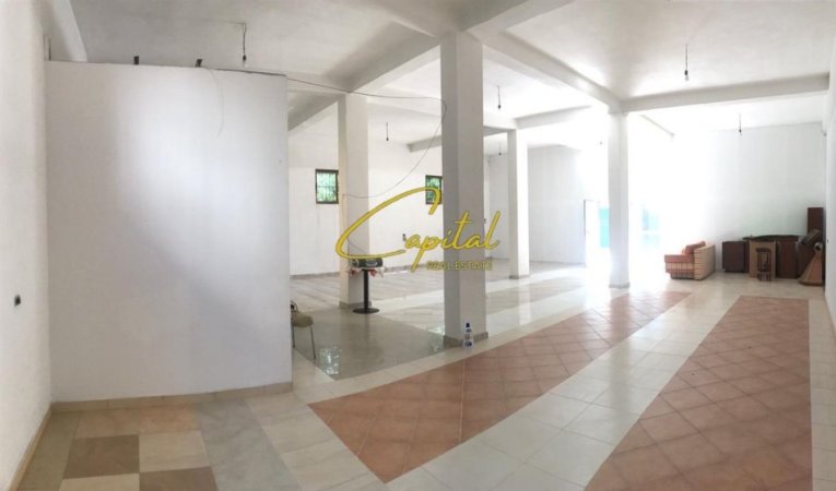 Tirane, jepet me qera magazine Kati 0, 156 m² 1.000 € (ASTIR)