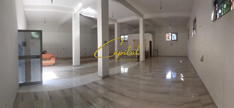 Tirane, jepet me qera magazine Kati 0, 156 m² 1.000 € (ASTIR)