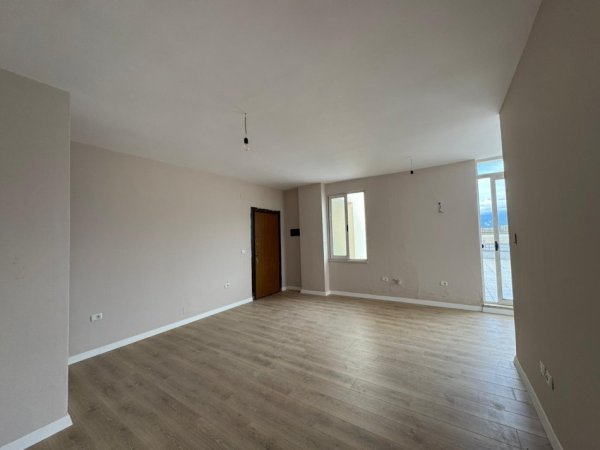 Tirane, shitet apartament 2+1+Aneks+Ballkon Kati 9, 200 m² 180.000 € (PALLATET FRATAR)