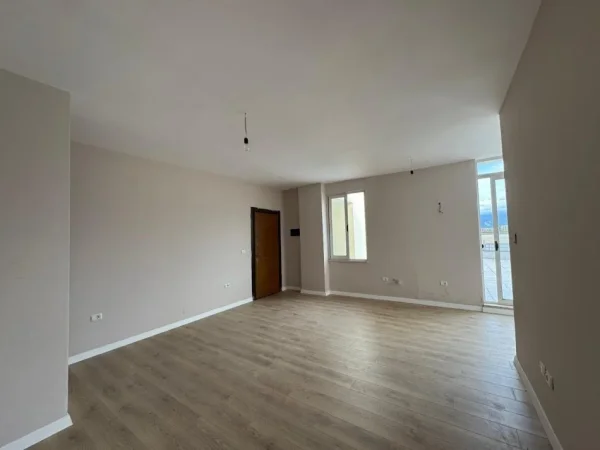 Tirane, shitet apartament 2+1+Aneks+Ballkon Kati 9, 200 m² 180.000 € (PALLATET FRATAR)