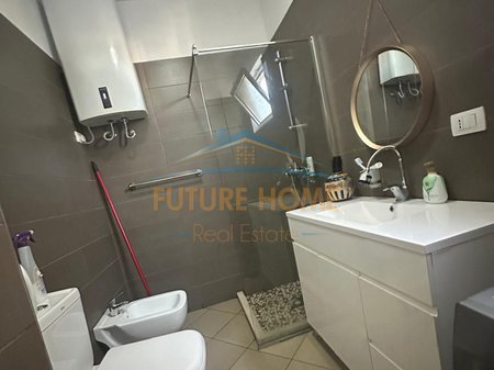 Tirane, jepet me qera apartament 1+1 Kati 2, 70 m² 700 € 