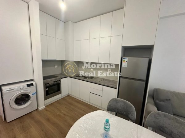 Tirane, jepet me qera apartament 1+1 Kati 8, 47 m² 450 € (Ali Demi)