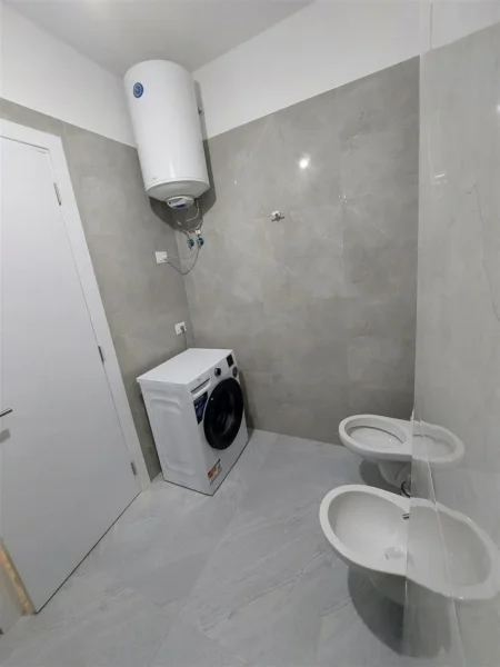 Tirane, jepet me qera apartament 1+1 Kati 4, 65 m² 500 € (Bulevardi Migjeni Astir)