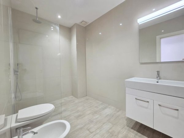 Me qera: 🏠 2+1 (+2 Ballkone) 📍Kopshti Botanik 750€/muaj🔥