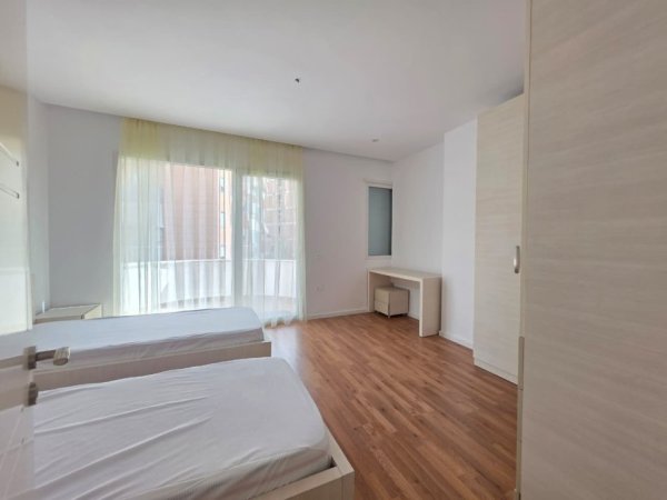 Me qera: 🏠 2+1 (+2 Ballkone) 📍Kopshti Botanik 750€/muaj🔥