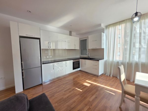 Me qera: 🏠 2+1 (+2 Ballkone) 📍Kopshti Botanik 750€/muaj🔥