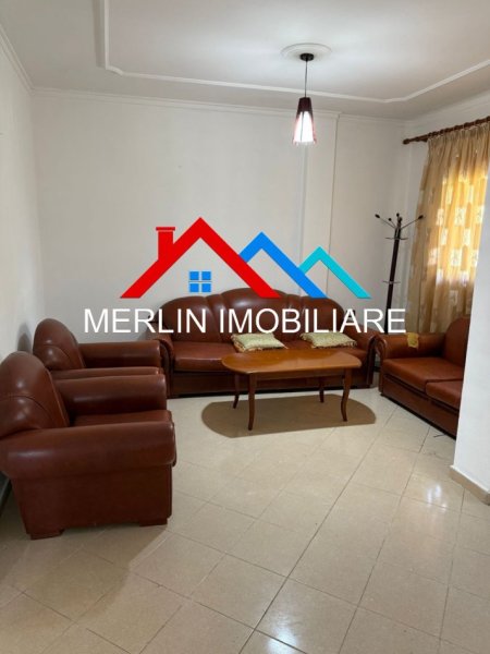 Tirane, jepet me qera shtepi 2+1+Ballkon , 140 m² 620 € (RRUGA KASEM SHIMA,CASA ITALIA)