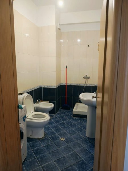 Tirane, jepet me qera apartament 2+1 Kati 1, 105 m² 600 € (DON BOSKO)