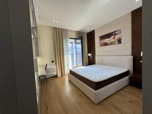 Tirane, jepet me qera apartament 1+1 Kati 8, 76 m² 850 € (KOMPLEKSI SQUARE 21 TIRANE)