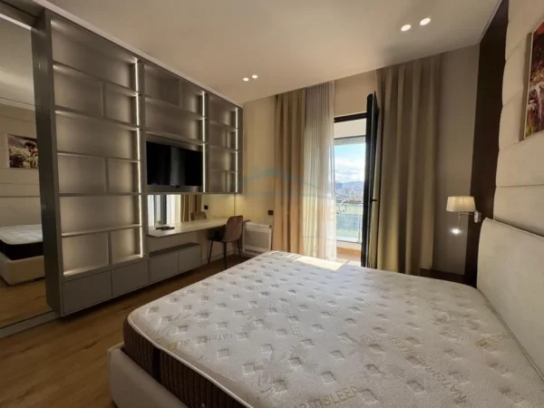 Tirane, jepet me qera apartament 1+1 Kati 8, 76 m² 850 € (KOMPLEKSI SQUARE 21 TIRANE)