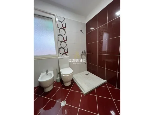 Tirane, jepet me qera apartament 1+1+Ballkon Kati 8, 70 m² 500 € (Astir Tirana, Albania)