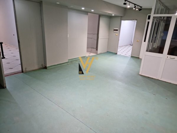 Tirane, shitet magazine Kati 0, 300 m² 360.000 € (SELITE)