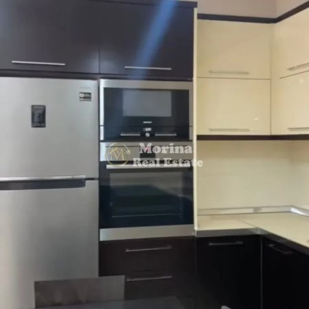 Tirane, jepet me qera shtepi 3+1 Kati 3, 130 m² 500 € (Laprake)